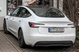 Tesla Model 3 - Long Range